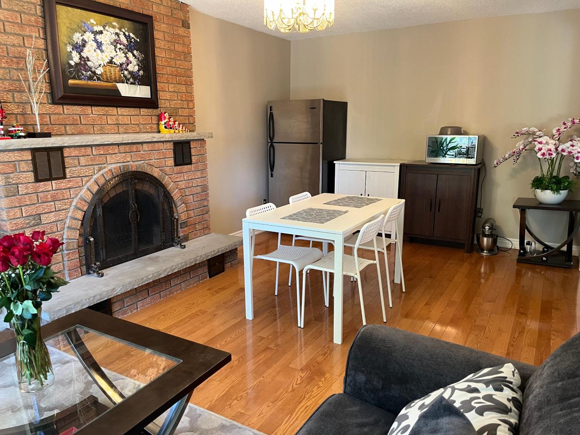 Comfort Rooms Near Toronto Airport 미시소거 외부 사진
